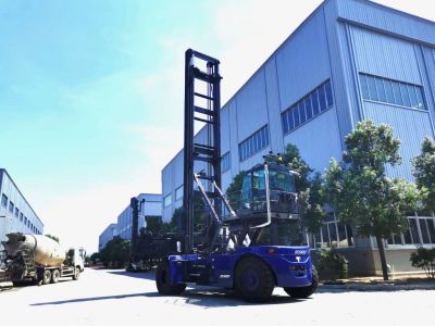 Container Reach Stacker