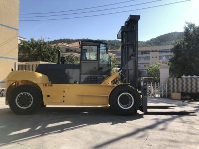 1 unit 25 ton forklift was sent to same customer from Philippines